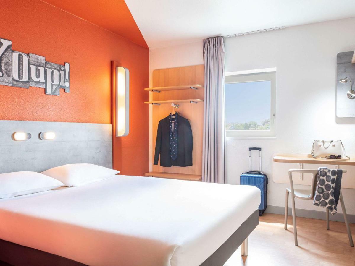ibis budget Grigny Centre Buitenkant foto