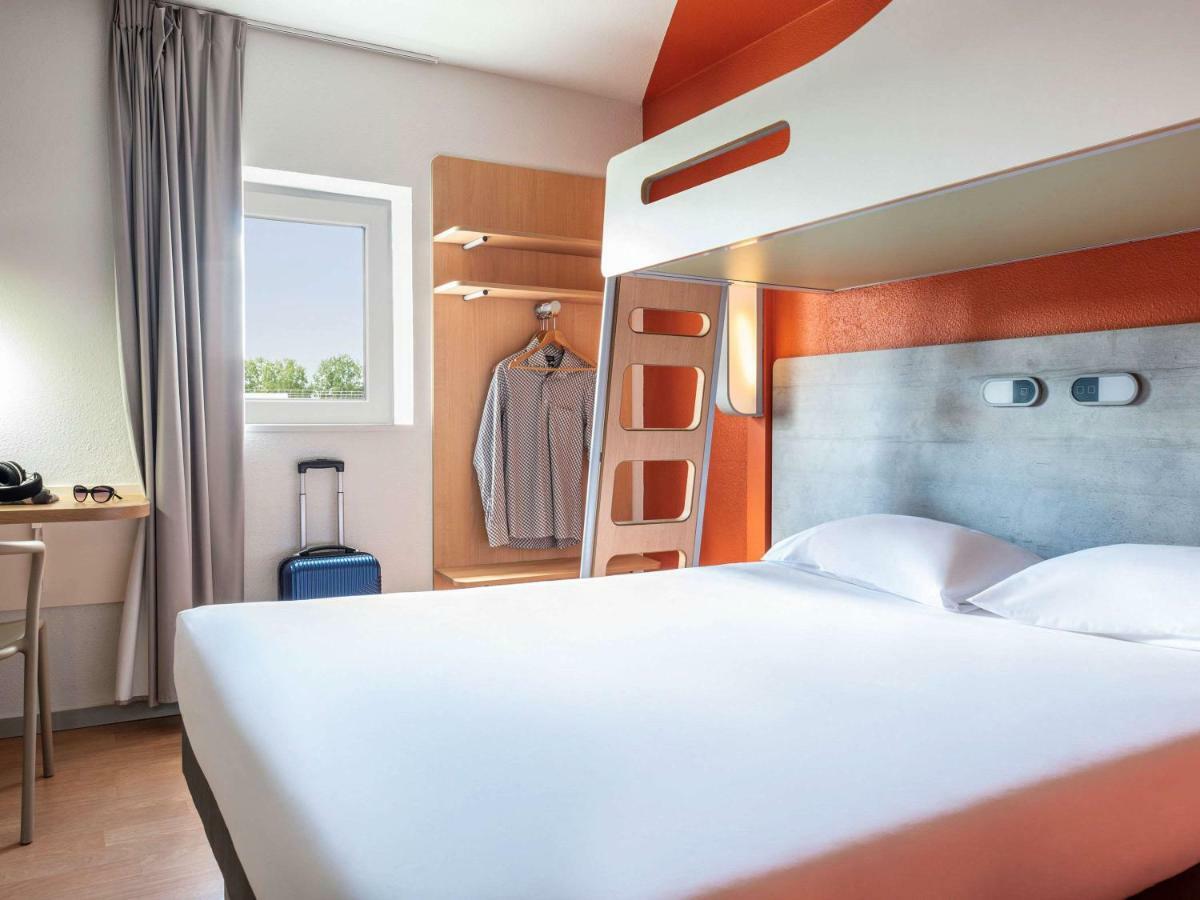 ibis budget Grigny Centre Buitenkant foto