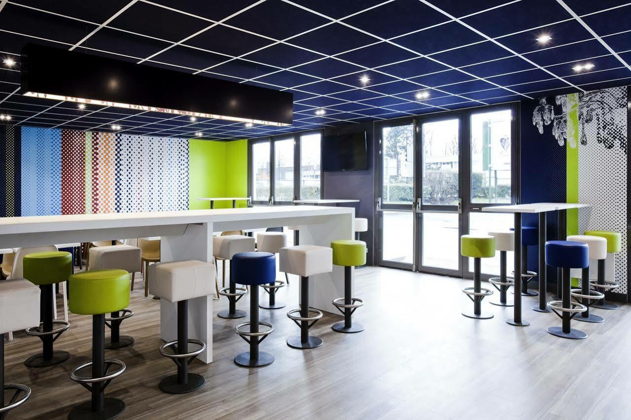 ibis budget Grigny Centre Buitenkant foto
