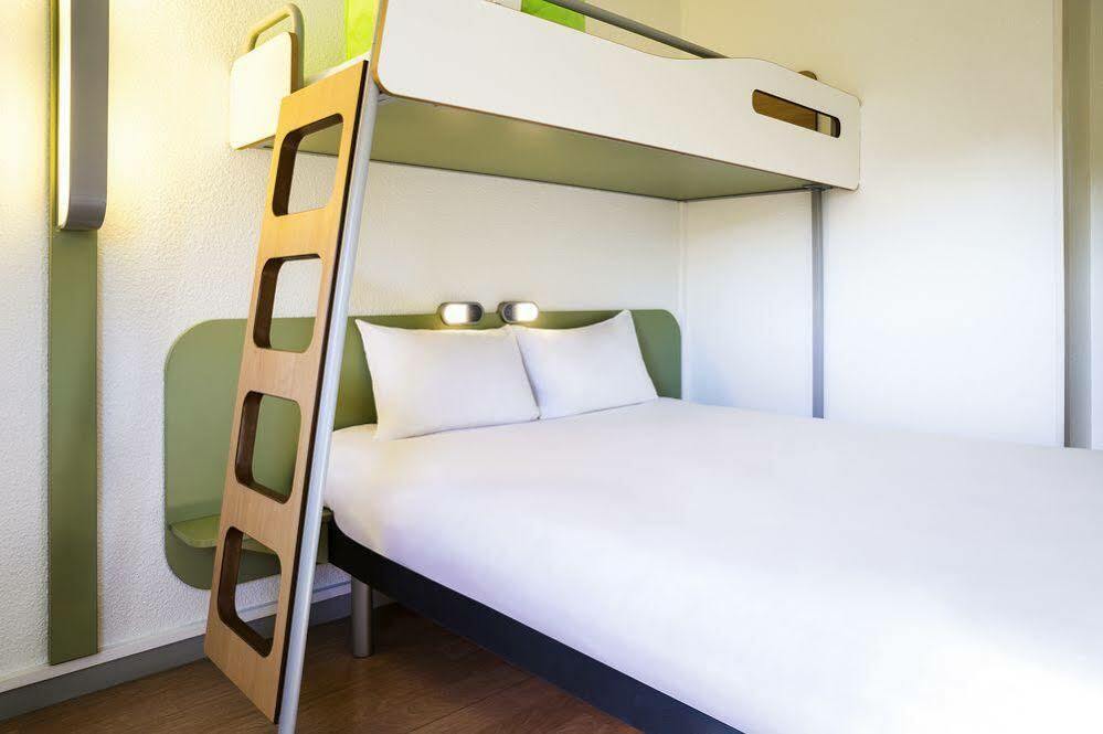 ibis budget Grigny Centre Buitenkant foto